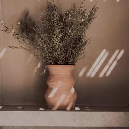 Anthea Salt And Bloom דירה